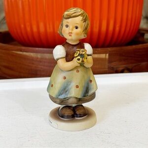 Goebel Girl Holding Flowers "For Mother" Figure #257 Collectible 1963